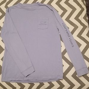Vineyard Vines boys whale tail t shirt. Size L